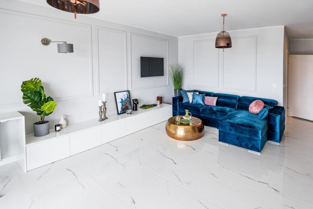 Apartament Marcelin Gold Wes Quality Suite بوزنان المظهر الخارجي الصورة